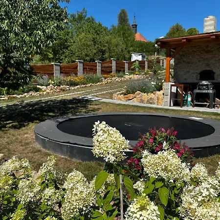 Сasa de vacaciones V Zahradě Libochovice